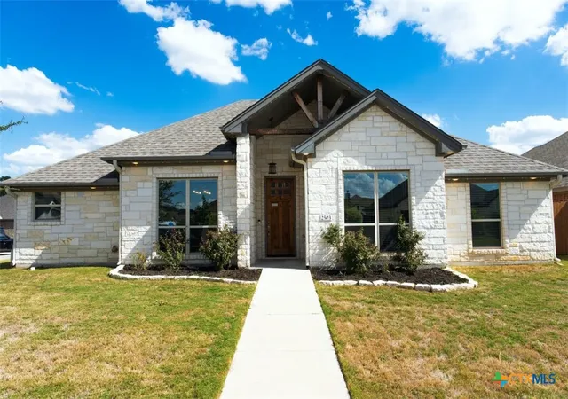 Photo 1 of Sale Pending at 2503 Emerald Dove Dr, Temple, TX 76502 | MLS# 606104 | Listing updated on 2026-08-17
