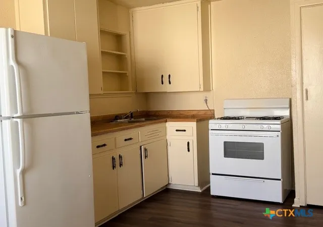 Photo 4 of Single family home for sale at 812 S 2nd Street, Killeen, TX 76541 | MLS# 606214 | Listing updated on 2026-08-24