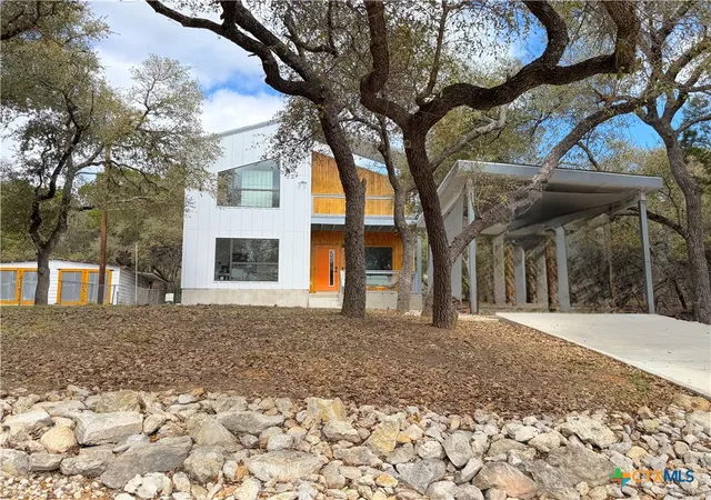 Photo 1 of Single family home for sale at 1659 Westview Ct Dr, Canyon Lake, TX 78133 | MLS# 606337 | Listing updated on 2026-09-01