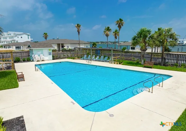 Listing Photo 2 - Condo for sale in building located at 908 Sandollar, Rockport, TX 78382