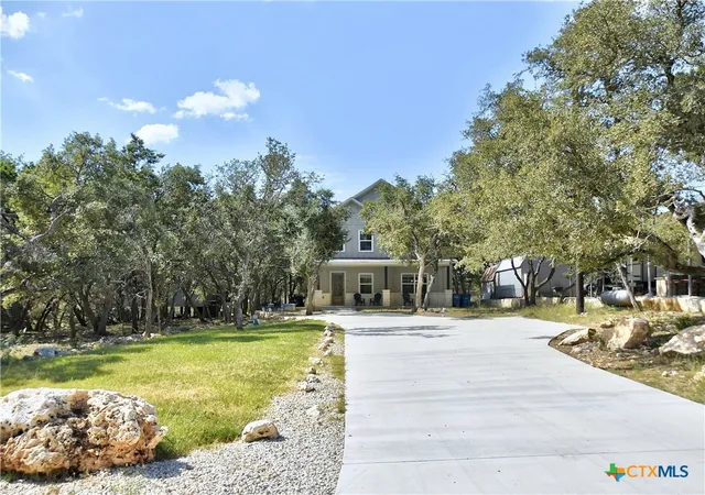Photo 3 of Single family home for sale at 660 Mockingbird Dr, Canyon Lake, TX 78133 | MLS# 606073 | Listing updated on 2026-08-19