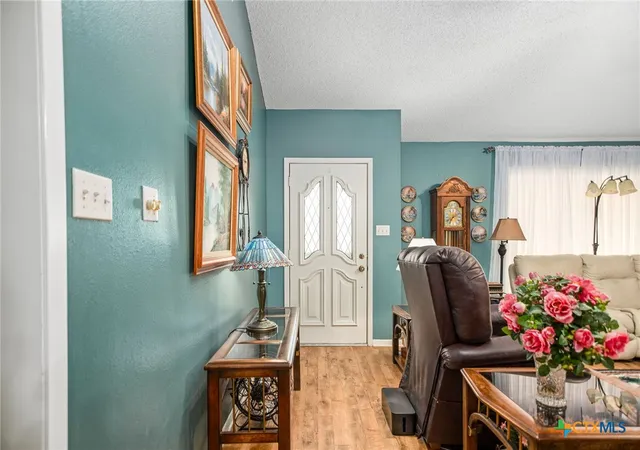 Photo 4 of Sale Pending at 540 Royal Rd, Port Lavaca, TX 77979 | MLS# 606424 | Listing updated on 2026-09-03