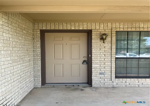 Listing Photo 5 - Condo for sale in building located at 1305 Nicholas Cir, Killeen, TX 76542