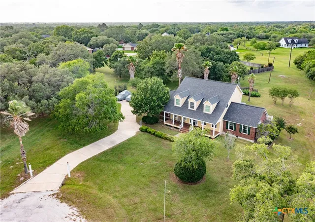 Photo 1 of Single family home for sale at 403 Oakside Dr, Victoria, TX 77905 | MLS# 606971 | Listing updated on 2026-09-14