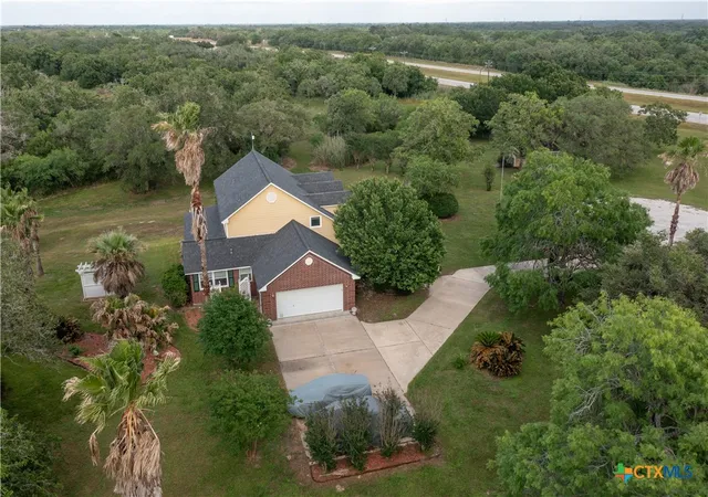 Photo 3 of Single family home for sale at 403 Oakside Dr, Victoria, TX 77905 | MLS# 606971 | Listing updated on 2026-09-14