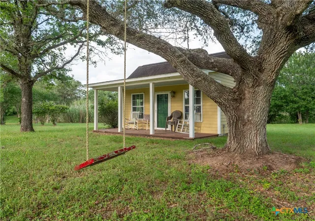 Photo 4 of Single family home for sale at 403 Oakside Dr, Victoria, TX 77905 | MLS# 606971 | Listing updated on 2026-09-14