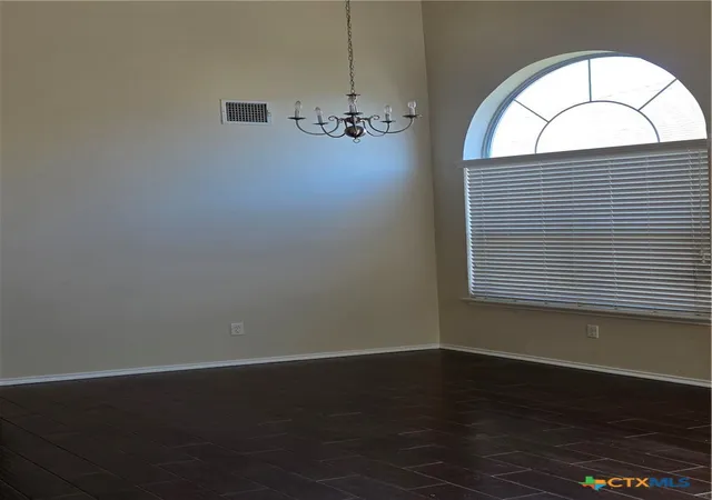 Photo 2 of Single family home for sale at 5309 Lions Gate Ln, Killeen, TX 76549 | MLS# 606739 | Listing updated on 2026-09-12