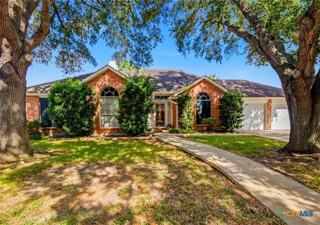 Photo 2 of Single family home for sale at 204 Windy Way Dr, Victoria, TX 77904 | MLS# 607197 | Listing updated on 2026-09-11