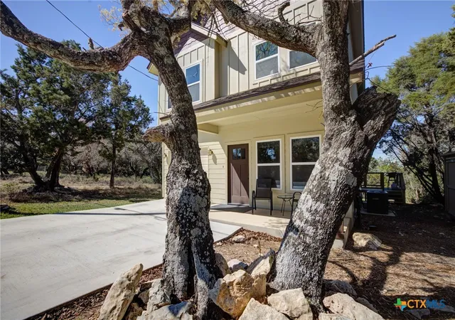 Photo 3 of Single family home for sale at 1577 Whispering Hills Dr, Canyon Lake, TX 78133 | MLS# 607224 | Listing updated on 2026-09-16