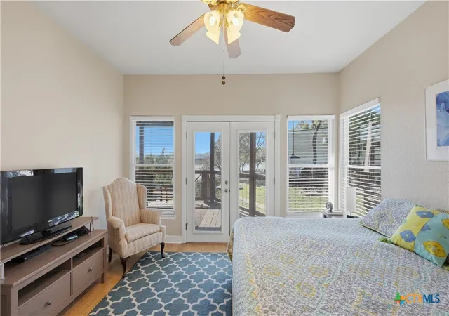 Photo 3 of Single family home for sale at 956 Lakebreeze Dr, Canyon Lake, TX 78133 | MLS# 607343 | Listing updated on 2026-09-03