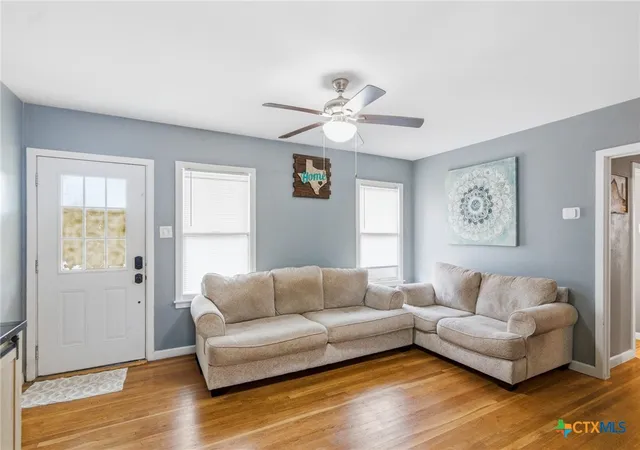 Photo 3 of Single family home for sale at 2011 E Crestwood Dr, Victoria, TX 77901 | MLS# 607502 | Listing updated on 2026-09-12