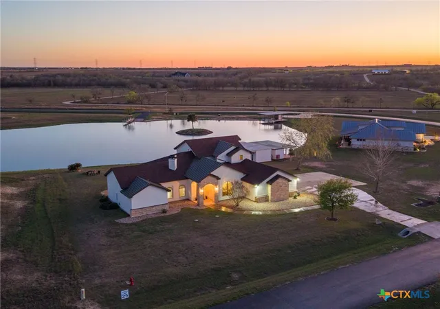 Photo 2 of Single family home for sale at 925 River Ranch Cir, Martindale, TX 78655 | MLS# 607472 | Listing updated on 2026-09-08