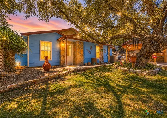 Photo 2 of Single family home for sale at 1069 Trl Pass Dr, Canyon Lake, TX 78133 | MLS# 607589 | Listing updated on 2026-08-28