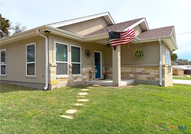 Photo 1 of Sale Pending at 2872 Lakeview Dr, Canyon Lake, TX 78133 | MLS# 607790 | Listing updated on 2026-09-16
