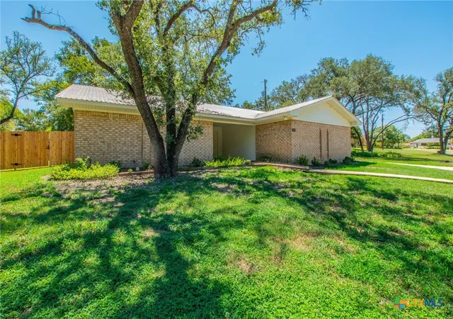 Photo 2 of Single family home for sale at 3019 Summit Dr, Belton, TX 76513 | MLS# 607967 | Listing updated on 2026-09-05