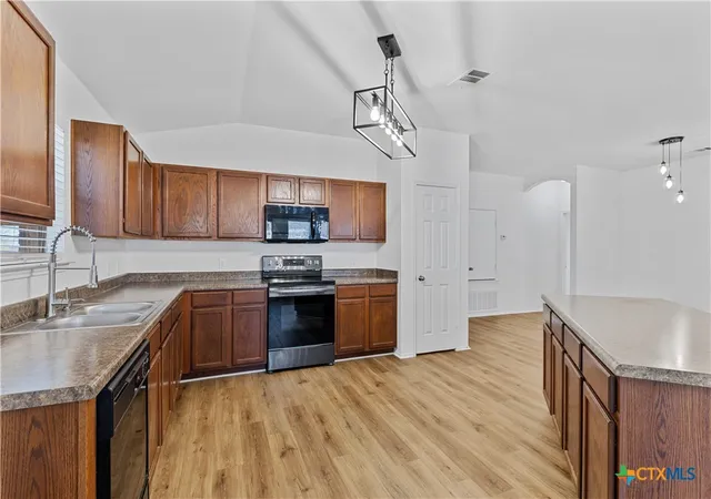 Photo 3 of Single family home for sale at 1310 Grande Mesa Dr, Georgetown, TX 78626 | MLS# 608027 | Listing updated on 2026-08-28