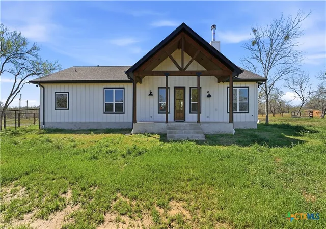 Photo 1 of Single family home for sale at 1130 Church Rd, Seguin, TX 78155 | MLS# 608038 | Listing updated on 2026-08-31