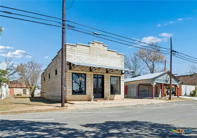 Photo 1 of House for sale at 606 High St, Comfort, TX 78013 | MLS# 605685 | Listing updated on 2026-03-31