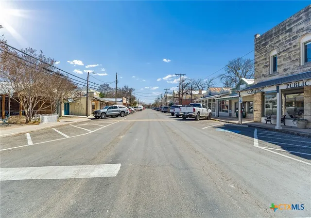 Photo 4 of House for sale at 606 High St, Comfort, TX 78013 | MLS# 605685 | Listing updated on 2026-03-31