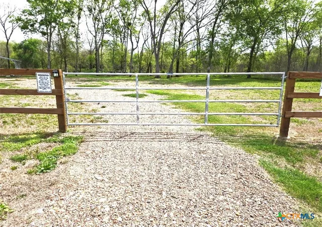 Photo 3 of Land for sale at 922 US Hwy 59, Victoria, TX 77905 | MLS# 607363 | Listing updated on 2026-09-04