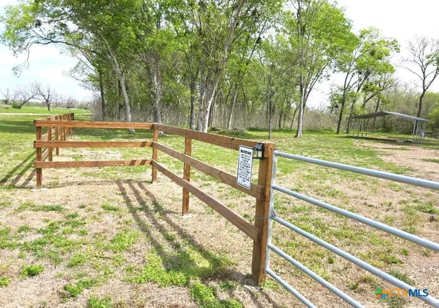 Photo 4 of Land for sale at 922 US Hwy 59, Victoria, TX 77905 | MLS# 607363 | Listing updated on 2026-09-04