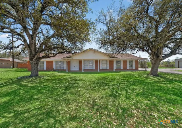 Photo 2 of Sale Pending at 514 Hospital Blvd, Floresville, TX 78114 | MLS# 606879 | Listing updated on 2026-09-21