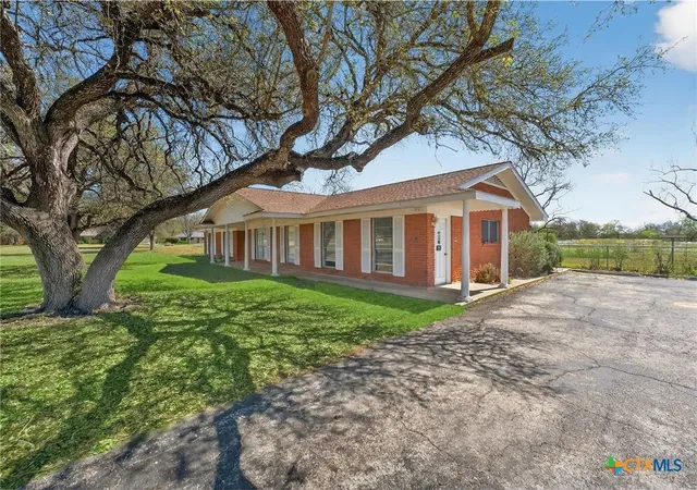 Photo 3 of Sale Pending at 514 Hospital Blvd, Floresville, TX 78114 | MLS# 606879 | Listing updated on 2026-09-21