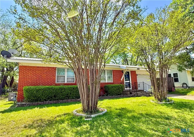 Photo 2 of Sale Pending at 1504 Bridge St, Gatesville, TX 76528 | MLS# 608359 | Listing updated on 2026-09-12