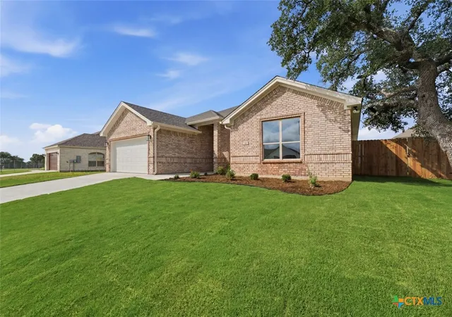 Photo 2 of Sale Pending at 111 Overlook Trl, Copperas Cove, TX 76522 | MLS# 608530 | Listing updated on 2026-08-27