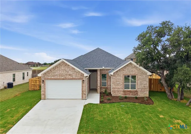 Photo 2 of Sale Pending at 111 Overlook Trl, Copperas Cove, TX 76522 | MLS# 608530 | Listing updated on 2026-08-27