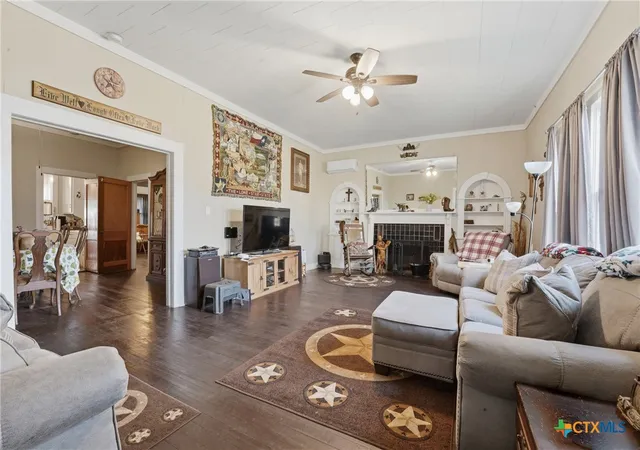 Photo 4 of Single family home for sale at 211 E 4th Street, Nixon, TX 78140 | MLS# 608600 | Listing updated on 2026-08-20