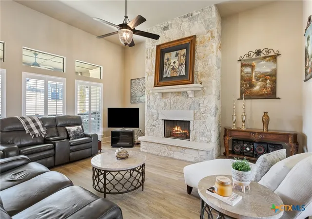 Photo 2 of Single family home for sale at 1007 Saddle Blf Dr, Salado, TX 76571 | MLS# 607792 | Listing updated on 2026-09-16