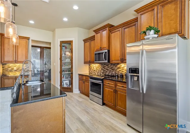 Photo 3 of Single family home for sale at 1007 Saddle Blf Dr, Salado, TX 76571 | MLS# 607792 | Listing updated on 2026-09-16