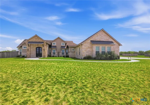 Photo 2 of Single family home for sale at 500 Sendera Loop, Victoria, TX 77904 | MLS# 608569 | Listing updated on 2026-08-20