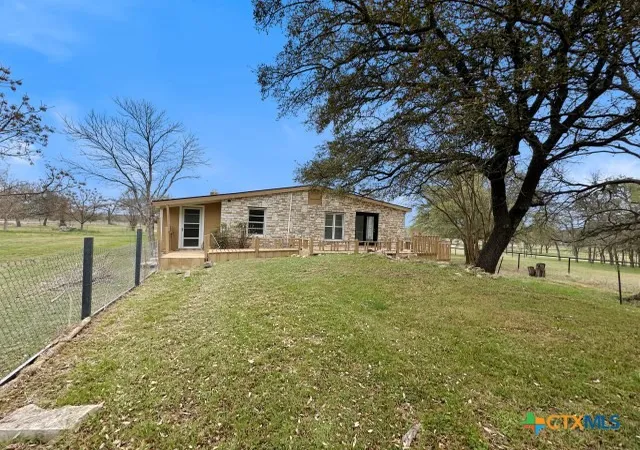 Photo 3 of Sale Pending at 7121 Mcgregor Park Rd, Temple, TX 76502 | MLS# 608714 | Listing updated on 2026-10-06