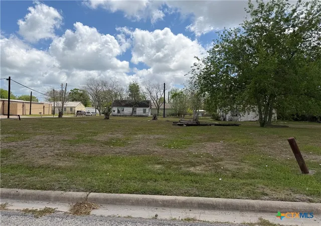 Photo 4 of Land for sale at 105 S Juanita St, Port Lavaca, TX 77979 | MLS# 608675 | Listing updated on 2026-10-01
