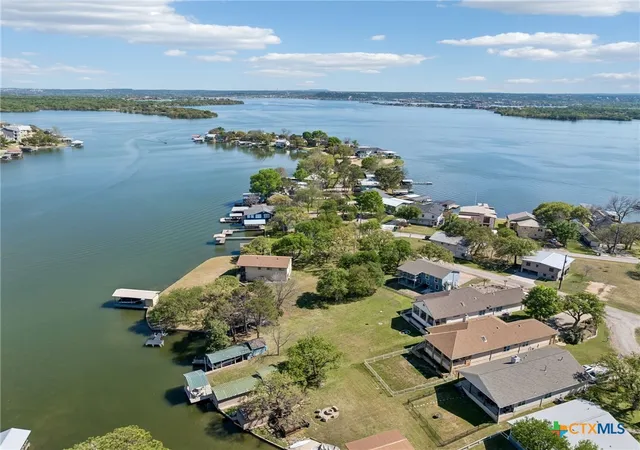 Photo 3 of Sale Pending at 619 Clear Cvs Dr, Granite Shoals, TX 78654 | MLS# 607897 | Listing updated on 2026-08-27
