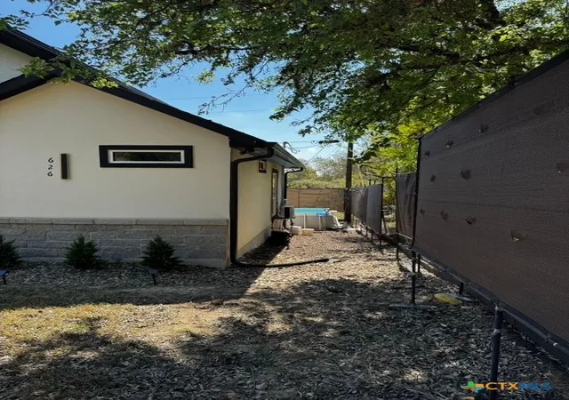 Photo 3 of Sale Pending at 626 Hillclimb, Canyon Lake, TX 78133 | MLS# 608758 | Listing updated on 2026-09-04
