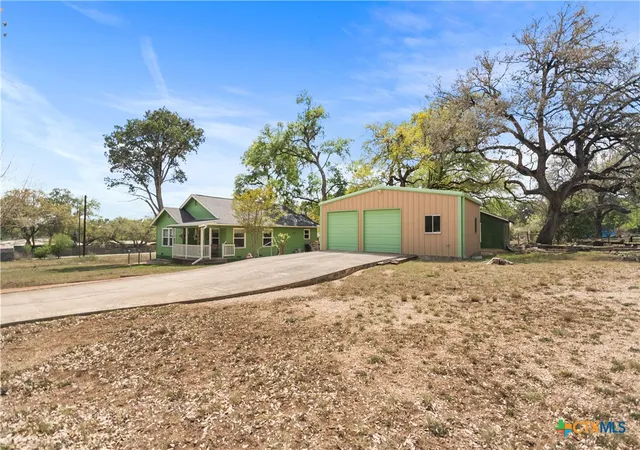 Photo 4 of Sale Pending at 1035 Madeline St, New Braunfels, TX 78132 | MLS# 608709 | Listing updated on 2026-08-31