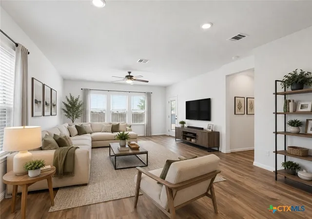 Photo 2 of Single family home for sale at 724 Clara Park, New Braunfels, TX 78130 | MLS# 608564 | Listing updated on 2026-08-27