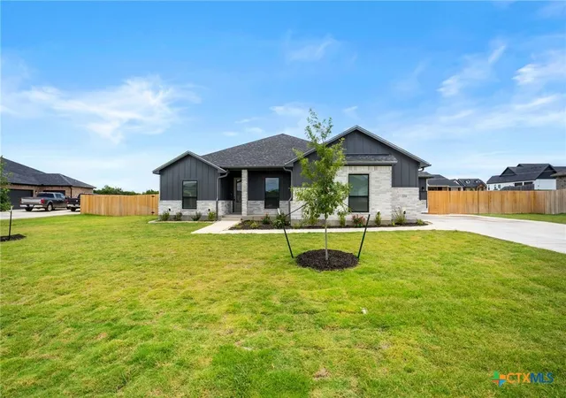 Photo 2 of Single family home for sale at 7712 Soapstone Ct, Moody, TX 76557 | MLS# 608866 | Listing updated on 2026-09-10