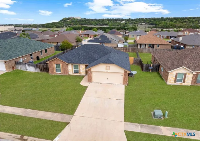 Photo 2 of Sale Pending at 2609 Alamocitos Crk Dr, Killeen, TX 76549 | MLS# 608156 | Listing updated on 2026-10-07