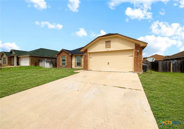 Photo 3 of Sale Pending at 2609 Alamocitos Crk Dr, Killeen, TX 76549 | MLS# 608156 | Listing updated on 2026-10-07