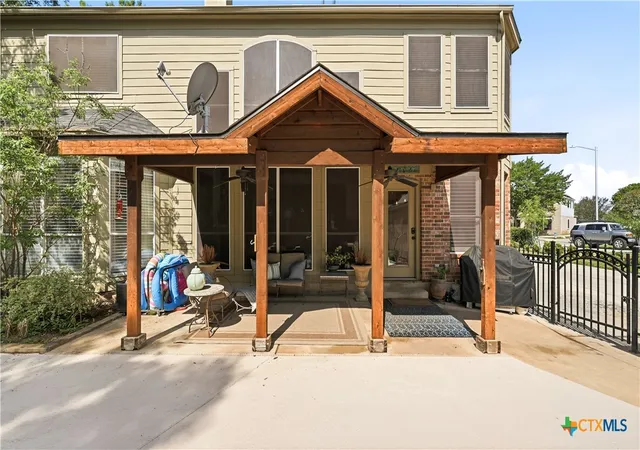 Photo 4 of Single family home for sale at 440 Oak Tr, New Braunfels, TX 78132 | MLS# 608801 | Listing updated on 2026-10-06