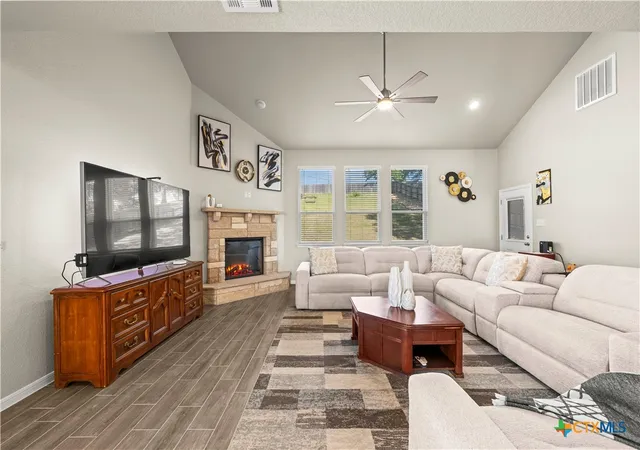 Photo 3 of Single family home for sale at 1544 Justice Dr, Copperas Cove, TX 76522 | MLS# 609294 | Listing updated on 2026-09-01