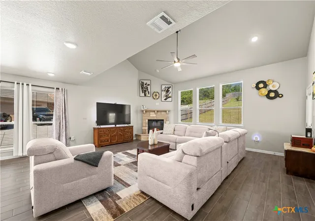 Photo 3 of Single family home for sale at 1544 Justice Dr, Copperas Cove, TX 76522 | MLS# 609294 | Listing updated on 2026-09-01