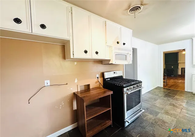 Photo 3 of Single family home for sale at 302 N 28th Street, Gatesville, TX 76528 | MLS# 609316 | Listing updated on 2026-08-03