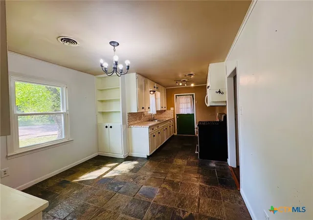 Photo 4 of Single family home for sale at 302 N 28th Street, Gatesville, TX 76528 | MLS# 609316 | Listing updated on 2026-08-03