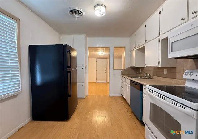 Photo 3 of Single family home for sale at 1206 Sissom Ct, Killeen, TX 76541 | MLS# 609233 | Listing updated on 2026-09-04