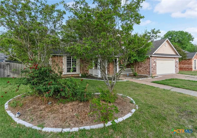 Photo 3 of Single family home for sale at 2105 Grizzly Trl, Harker Heights, TX 76548 | MLS# 609574 | Listing updated on 2026-09-06